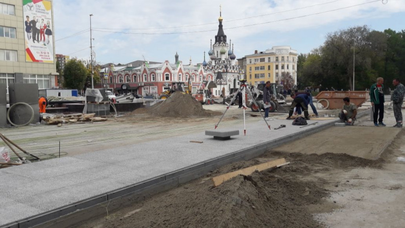 На проспекте Кирова начали укладывать новую плитку