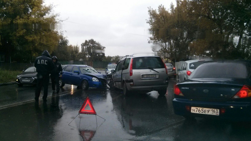 В Кировском районе произошло массовое ДТП с участием автомобиля из Белоруссии