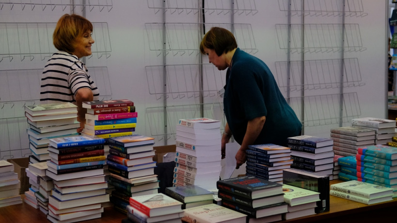 В Саратове закрывается книжная ярмарка «Волжская волна»
