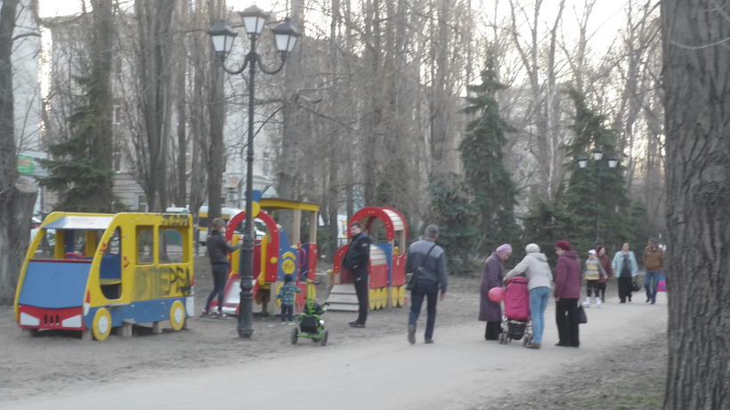 Энгельсские полицейские разыскали пропавшую на прогулке восьмилетнюю девочку