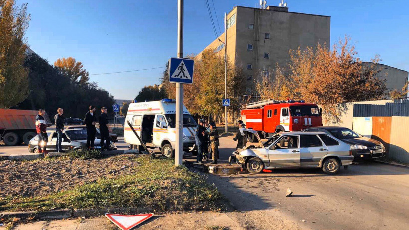 Протаранивший опору ЛЭП саратовец пытался сбежать с места ДТП