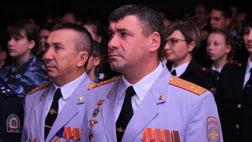 Саратовские полицейские получили награды в честь профессионального праздника 