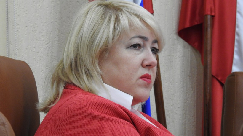 Депутат Болякина озаботилась ценой значков для саратовских «детей войны»