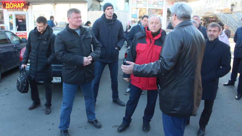 Главе Саратова отвели две недели на организацию парковки у железнодорожного вокзала