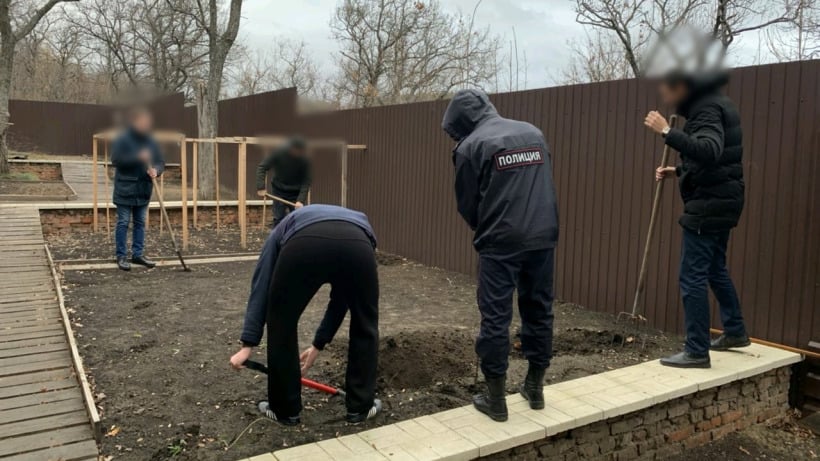 В саратовском селе следователи в поисках трупа безуспешно перекопали приусадебный участок