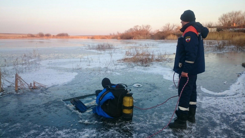 Водолазы не нашли в замерзшем пруду исчезнувшего перелюбского пенсионера