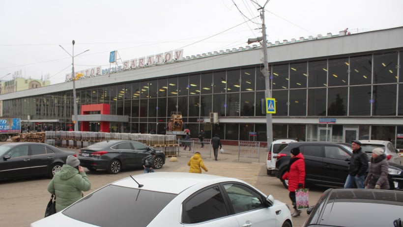 Мэр Саратова не организовал «губернаторскую» парковку у железнодорожного вокзала