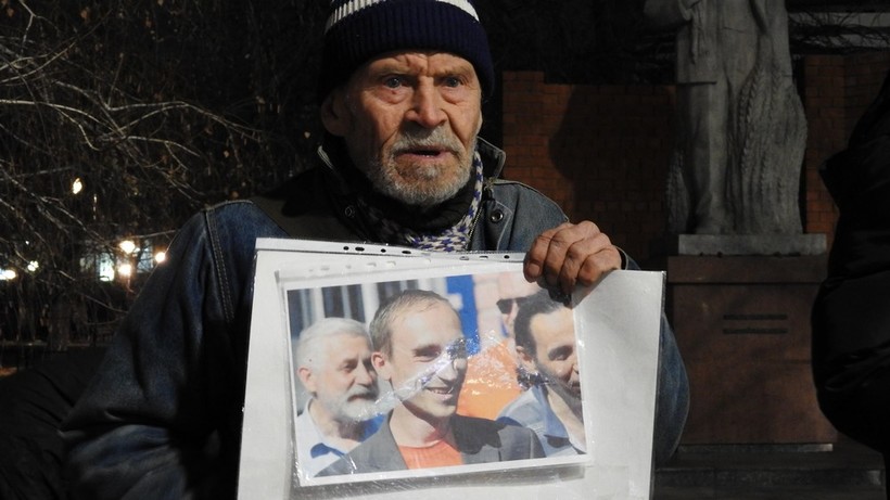 В Саратове коммунистов за отказ от голосования по закону об иноагентах назвали «хитрохвостыми»