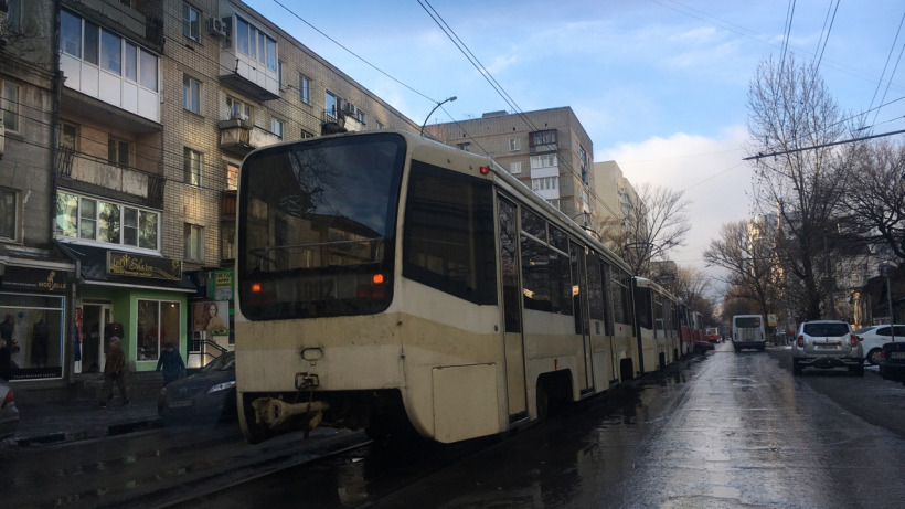 В Саратове стояли трамваи и троллейбусы шести маршрутов
