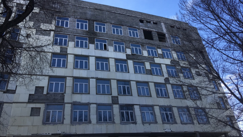 Скандальное здание на Орджоникидзе готовят к продаже