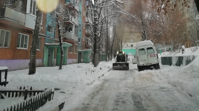 Госжилинспекция: Саратовскую область от снега очищали полторы тысячи человек