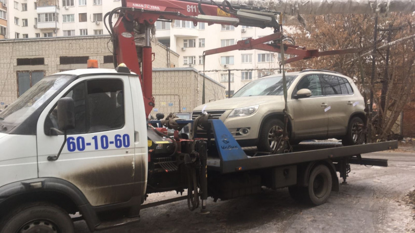 Приставы арестовали «Тигуан» саратовца за долг в 400 тысяч по кредиту