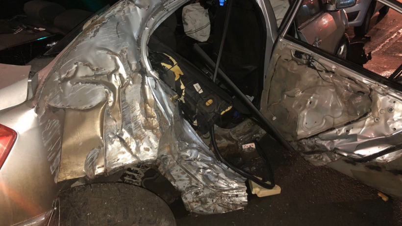 В аварии в центре Саратова погиб молодой пассажир иномарки