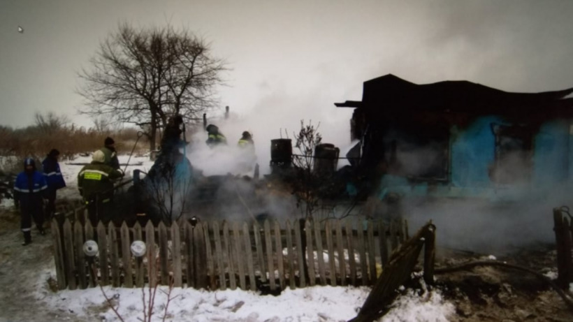 В лысогорском селе сгорели в частном доме сын и его престарелая мать