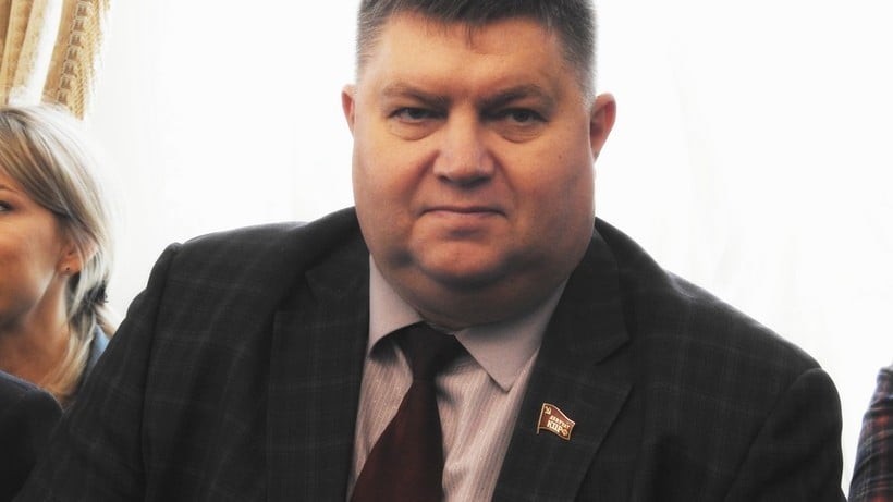 Саратовский депутат объявил голодовку из-за планов мэрии купить восемь люксовых иномарок