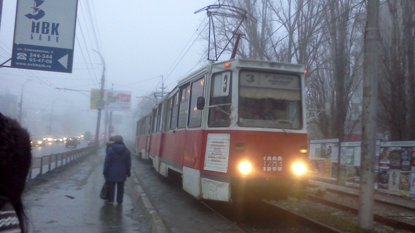 Перед началом рабочего дня в Саратове встали трамваи №3