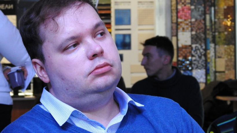 Саратовский блогер ждет, что Путин прилетит спасать Дом офицеров в Летке