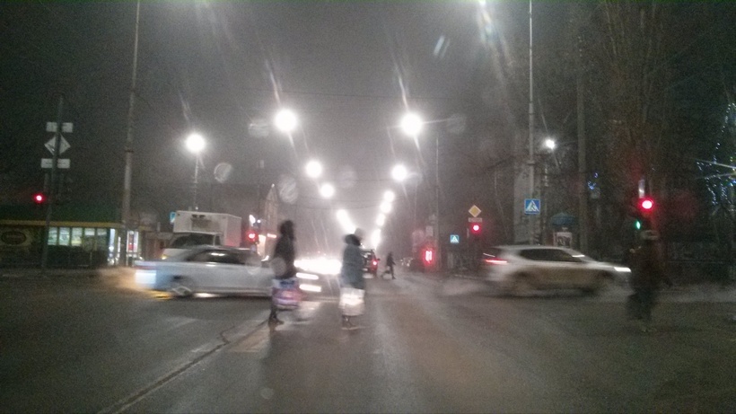 Туман. ГИБДД просит саратовцев быть максимально внимательными на дорогах