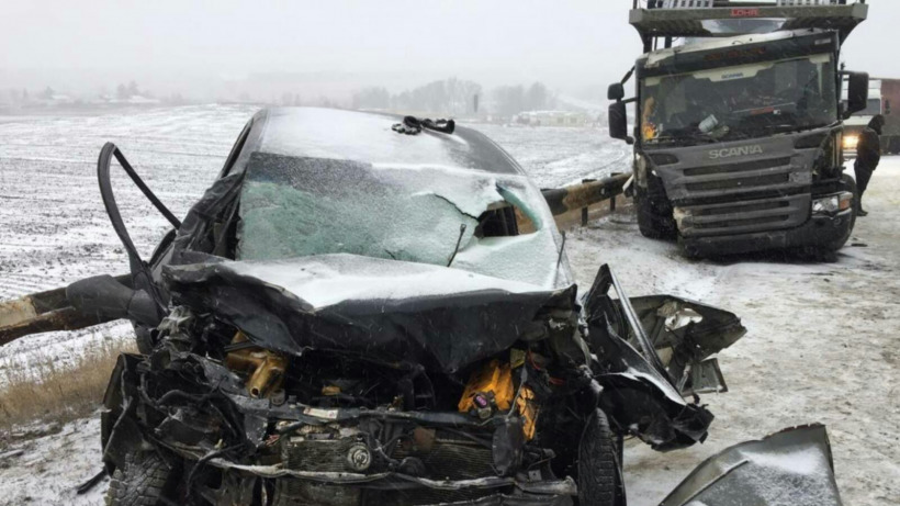 ГИБДД: В смертельной аварии под Саратовом виноват водитель автовоза