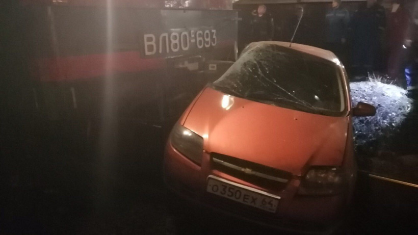 ПривЖД: Водитель разбитого поездом «Шевроле» пытался развернуться прямо на переезде