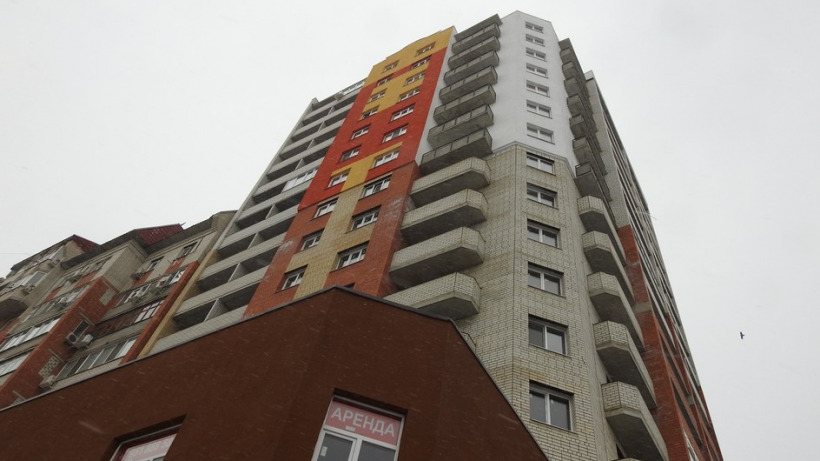 За год из десяти обещанных проблемных домов в Саратовской области ввели девять