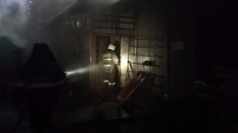 В районе Сенного рынка сгорел склад 