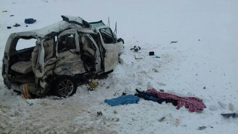 Пассажир минивэна погиб в столкновении с грузовиком под Красноармейском
