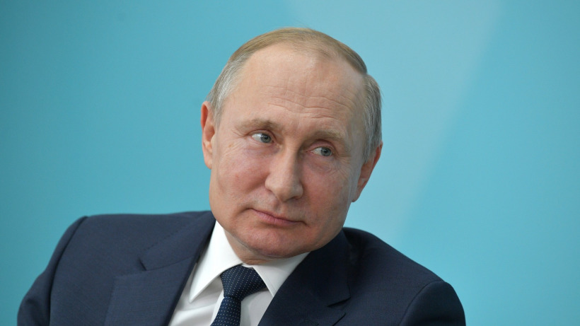 Путин поддержал инициативу сделать выходной день для голосования о поправках в Конституцию  