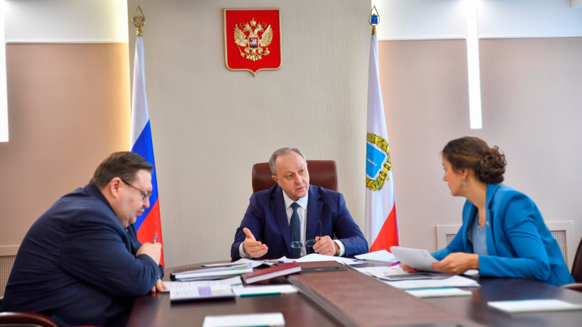 Губернатор объявил выговор Наумову и Седовой за срыв аукционов по строительству объектов образования