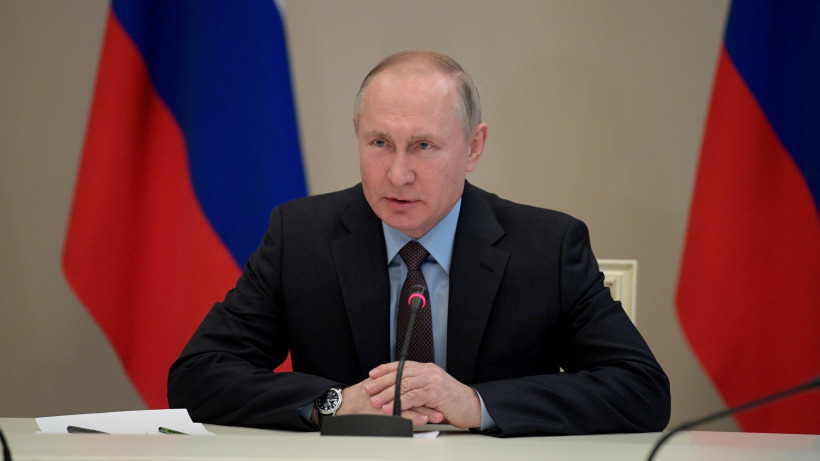 Путин объяснил уменьшение доходов россиян снижением цен на нефть