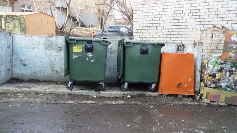 В Саратове появились серийные похитители колес мусорных баков  