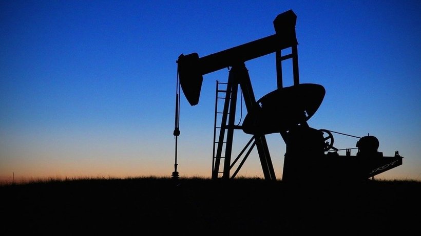 Минфин: Россия готова к 10 годам нефти по цене 25 долларов