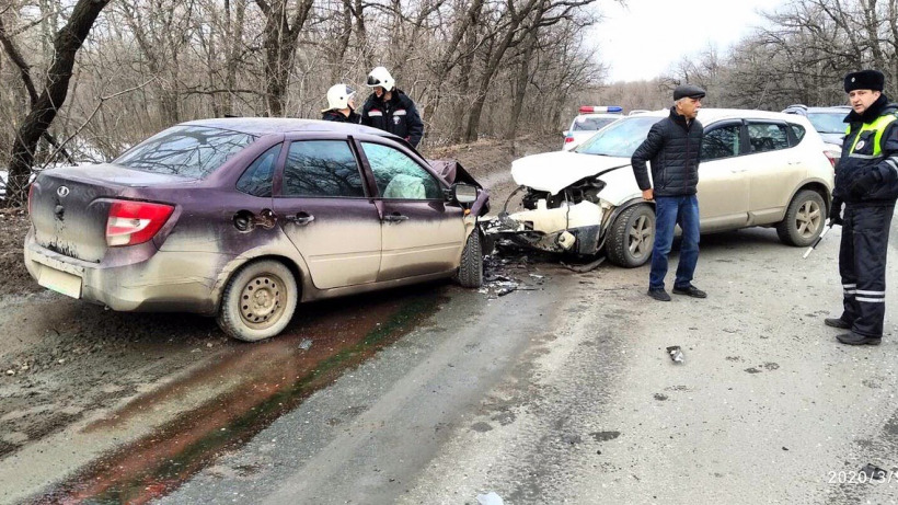 Водитель «Ниссана» попал в серьезное ДТП на Кумысной поляне по дороге в больницу