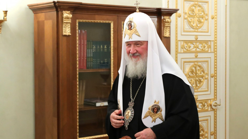 Патриарх Кирилл из-за коронавируса призвал россиян не посещать храмы