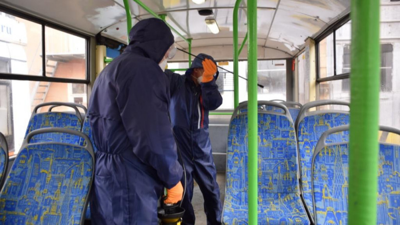 Прибывшие в Саратов московские троллейбусы прошли дезинфекцию