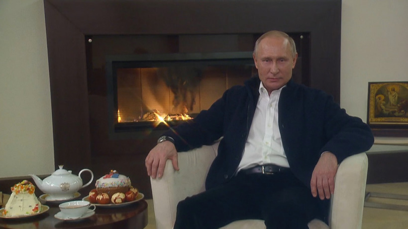 «Все будет хорошо с божьей помощью». Путин выступил с «коронавирусным» пасхальным поздравлением к россиянам