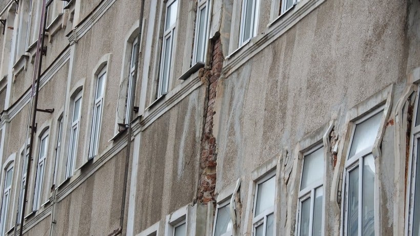 Саратовский блогер обвинил владелицу помещения в гостинице «Россия» в помехах спасению здания