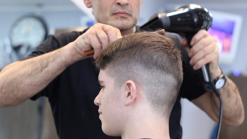 В Саратовской области начнут работать парикмахерские 