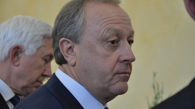 Радаев уже год проседает в национальном рейтинге губернаторов
