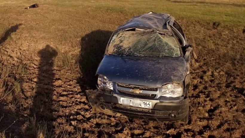 В опрокинувшейся под Перелюбом «Ниве Шевроле» погиб пожилой водитель