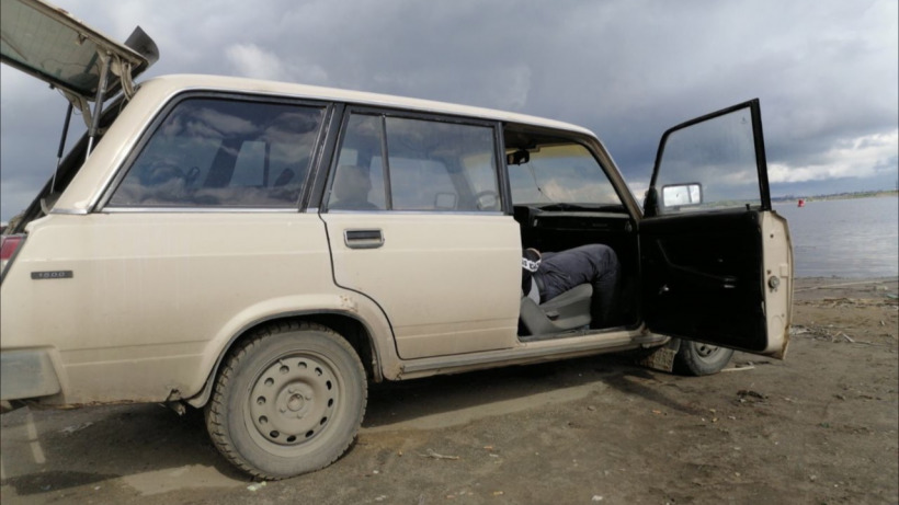 В автомобиле на пляже в Увеке нашли труп мужчины  