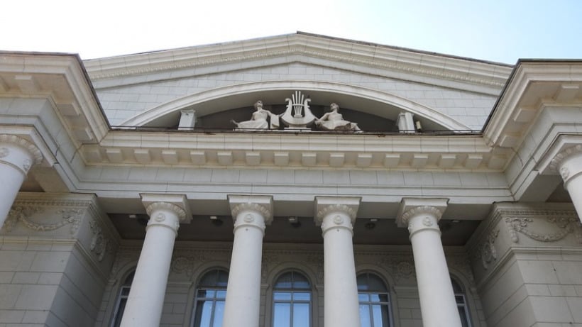 Подписание контракта на реставрацию театра оперы и балета приостановили 