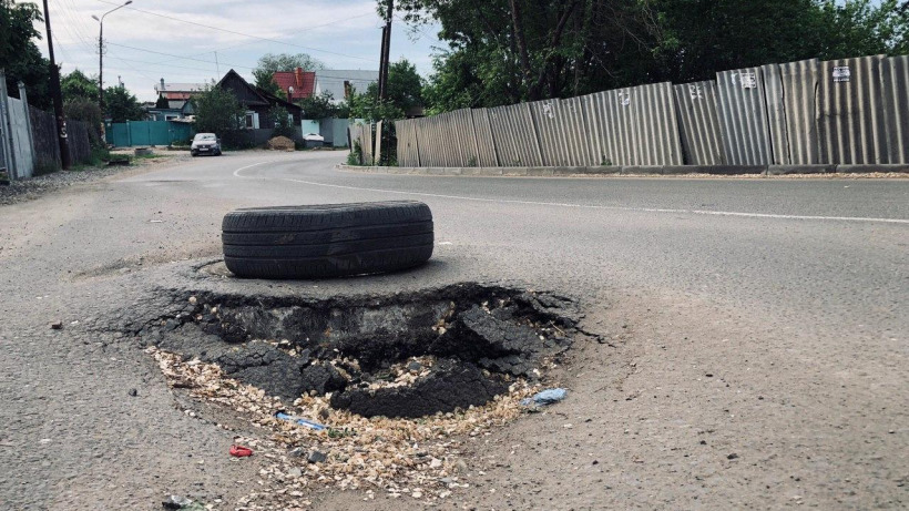 «Дорога провалилась»: Блогер раскритиковал капремонт улицы Овражной в Энгельсе  