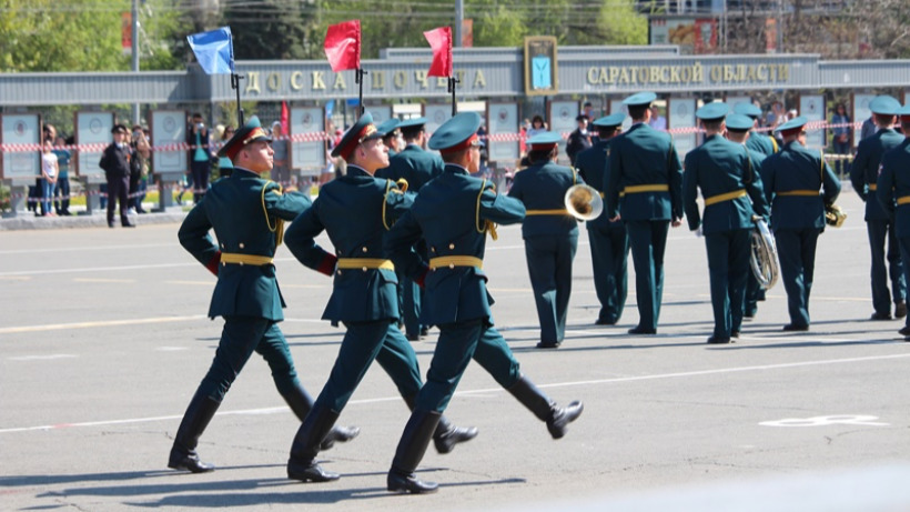 В Саратове все же проведут шествие войск на Театральной площади