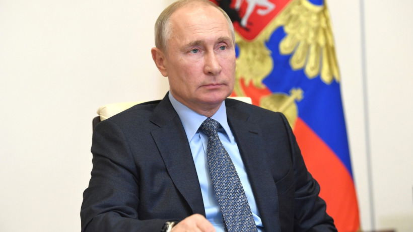 Путин сообщил, что сдает тест на коронавирус раз в три дня