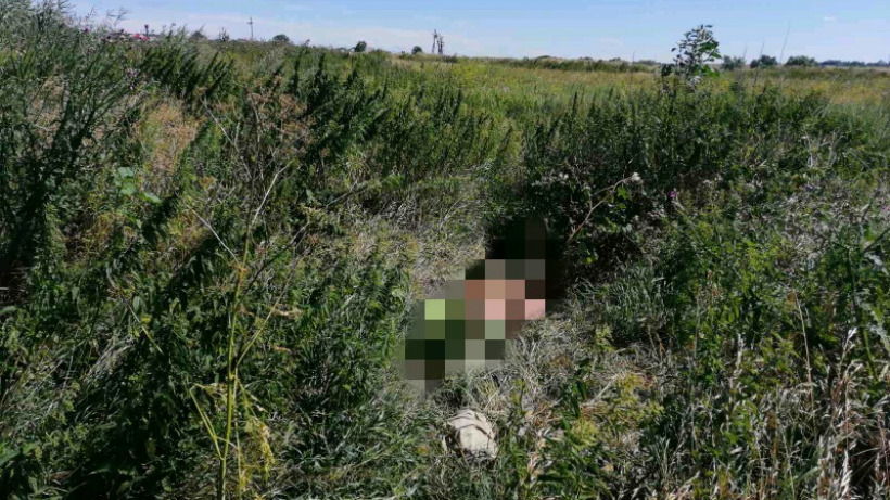 На окраине села под Петровском пастух нашел труп мужчины и его одежду  