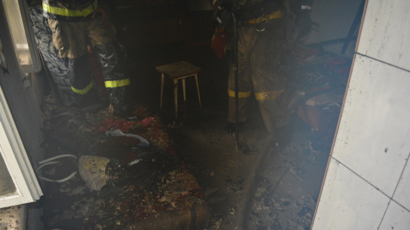 При пожаре под Саратовом погибла женщина, подросток спас из огня несколько человек