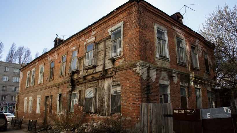 Мэрия изымает разрушающийся объект культурного наследия в центре Саратова
