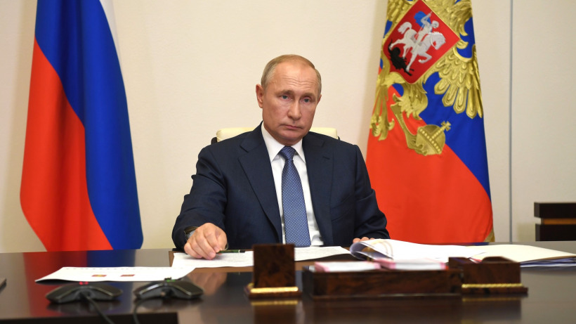 Путин увеличил зарплату главе СК и Генеральному прокурору