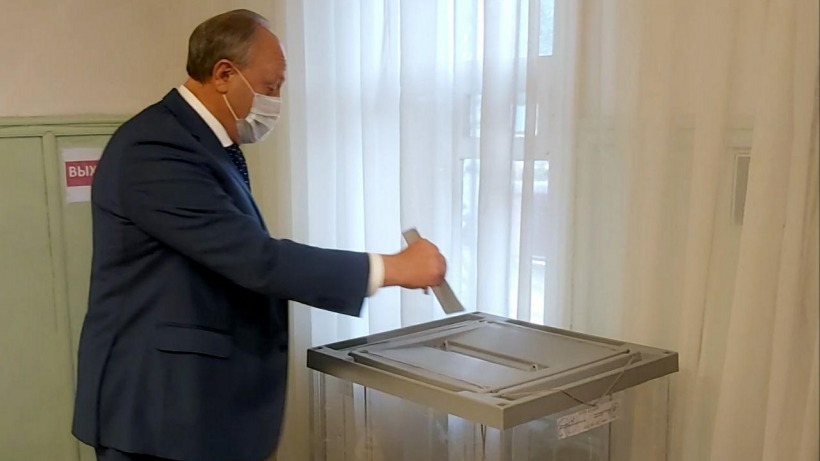 Радаев в «Комбайне» проголосовал на довыборах депутатов облдумы